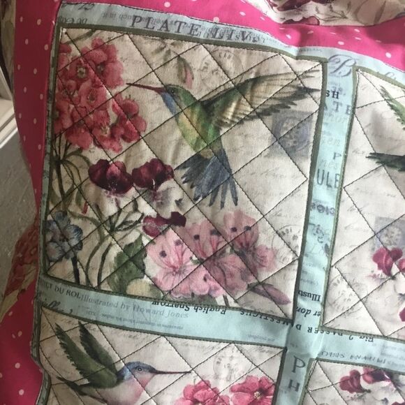 CLOSEOUT SALE $25 NWT Hand Crafted Quilted Set 2 LG Hummingbird Garden Pillows - Picture 9 of 12